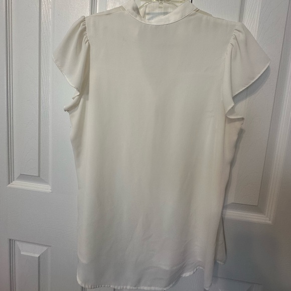 Express Button-Up Blouse - Picture 6 of 6